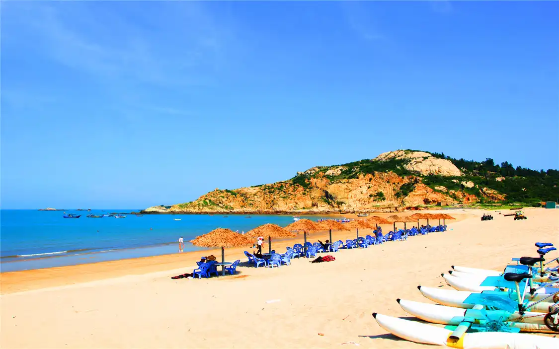 Hotels near Lianchi Ao Shatan