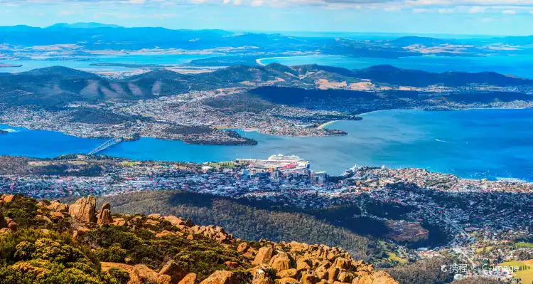 Hotels near Mount Wellington