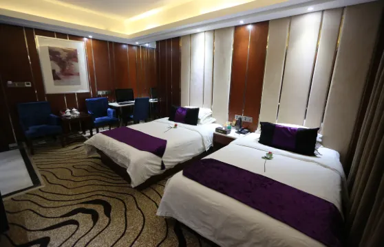 汨羅拉斐皇廷酒店