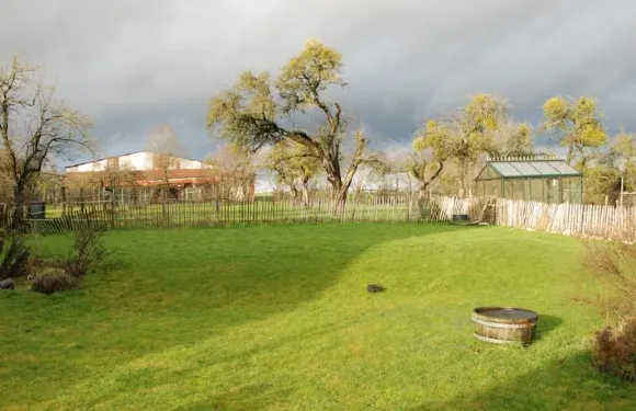 特洛伊瓦贊床和早餐旅館