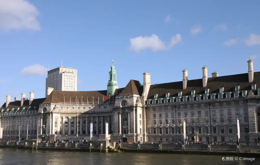 Hotels near London County Hall