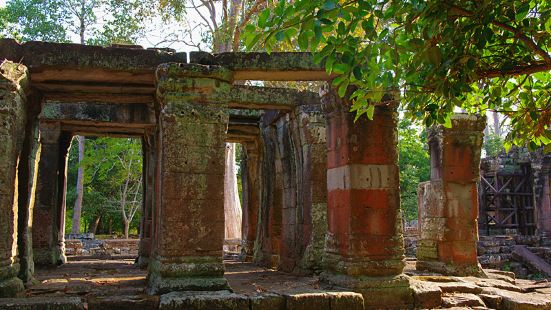 【斑黛喀蒂寺】(Banteay Kdei) 建造于12世纪中