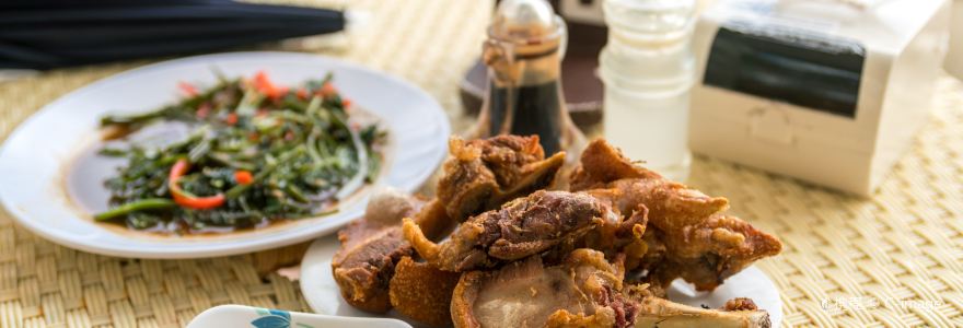 Isis Bungalows and Thai Restaurant