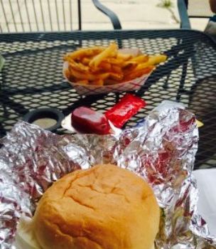 Alma Bout the Burger
