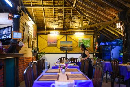 Motherhouse Bar and Restaurant