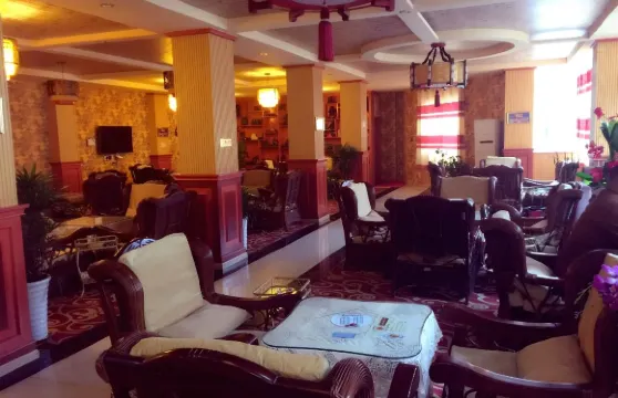 白玉皇庭假日酒店