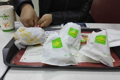 华莱士·全鸡汉堡(南漳一店)