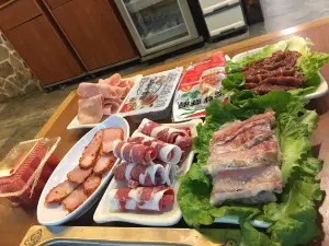 Daimei Hot Pot (huijinguangchang)