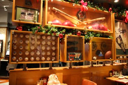 Junior's Restaurant & Bakery