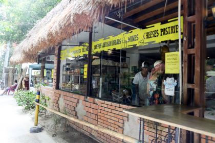 Gusto Y Gustos Deli and Bakery