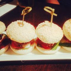 The Attic Bar & Restaurant 여행 사진