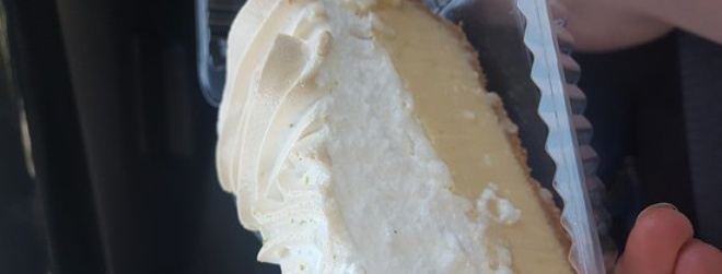 Blond Giraffe Key Lime Pie Factory