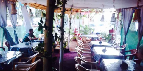 r real tase bar & restaurant