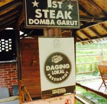 Abah Otje, Domba & Sapi Bakar