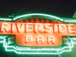 Wise Guy's Riverside Bar