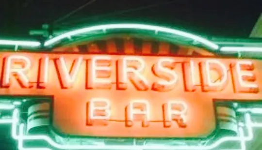 Wiseguys Riverside Bar