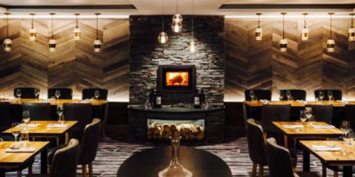 Stove Bar and Restaurant