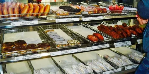 Mr. DONUT （Entrance - Exit of Sparti）