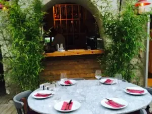 Leyla Restaurant & Bar