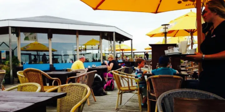 Strandpaviljoen C-side