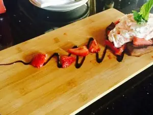Tomato Bar & Bistro