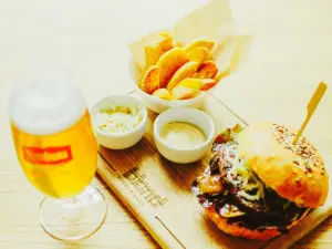 Blend. Brews & Bites