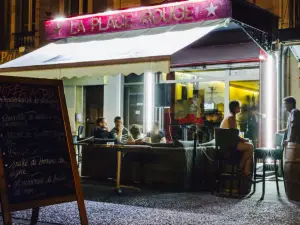 La Place Rouge Luchon