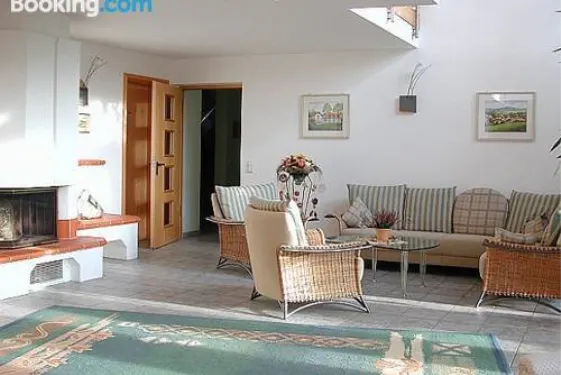 榮譽公寓式酒店