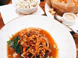 Lazy Dog Restaurant & Bar