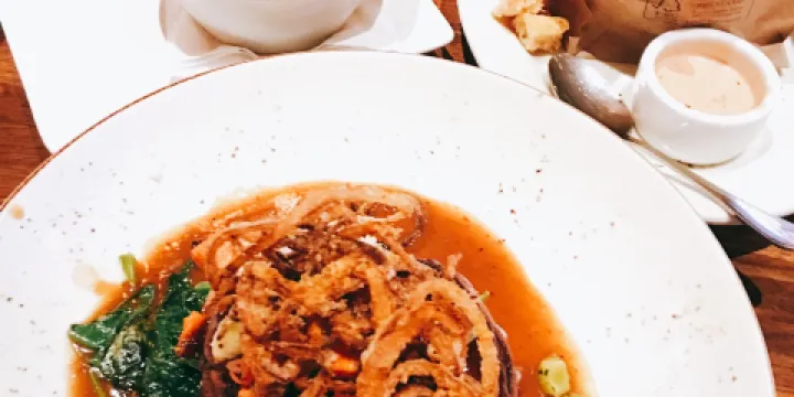 Lazy Dog Restaurant & Bar