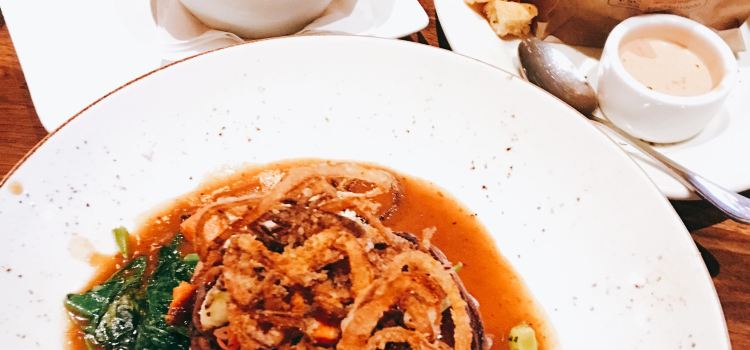 Lazy Dog Restaurant & Bar