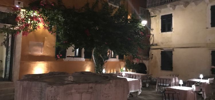 The Venetian Well