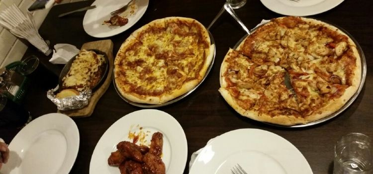 Paizanos Pizzeria