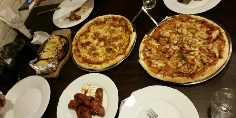 Paizanos Pizzeria