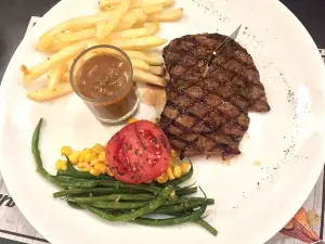 Justus Steak House Cimanuk
