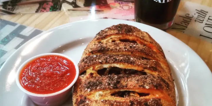 Sam & Greg's Pizzeria & Gelateria