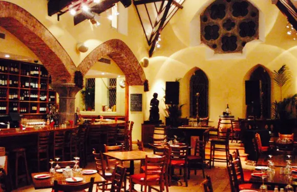 Sol y Sombra Tapas Bar & Restaurant