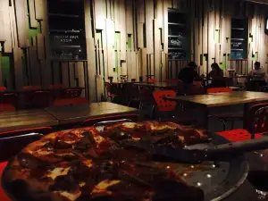 Tucci's Fire N Coal Pizza