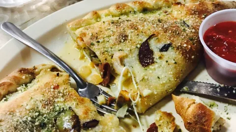 Don Quijote Pizzeria and Restaurant in Mayaguez