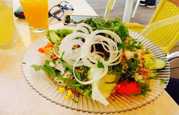 Azzurro     Cafe   Eis   Pizzeria