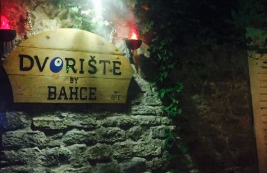 Dvoriste by Bahce