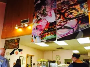 Momo's Donuts