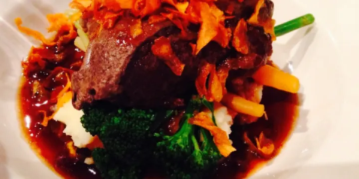 The Naked Tree - Cafe Restaurant