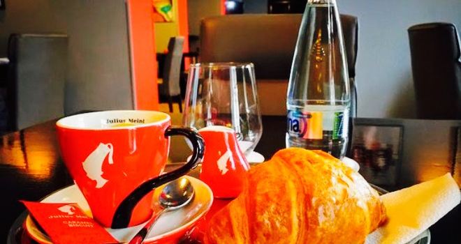 L'esquina Restaurant and Lounge