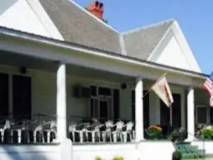 Magnolias On Main