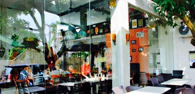 DR'S KOFFIE RESTO & LOUNGE