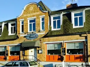 Restaurang & Pizzeria Riviera