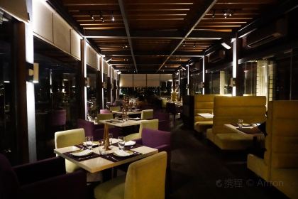 Raffaele Woodfired Pizza, The Bayleaf Hotel