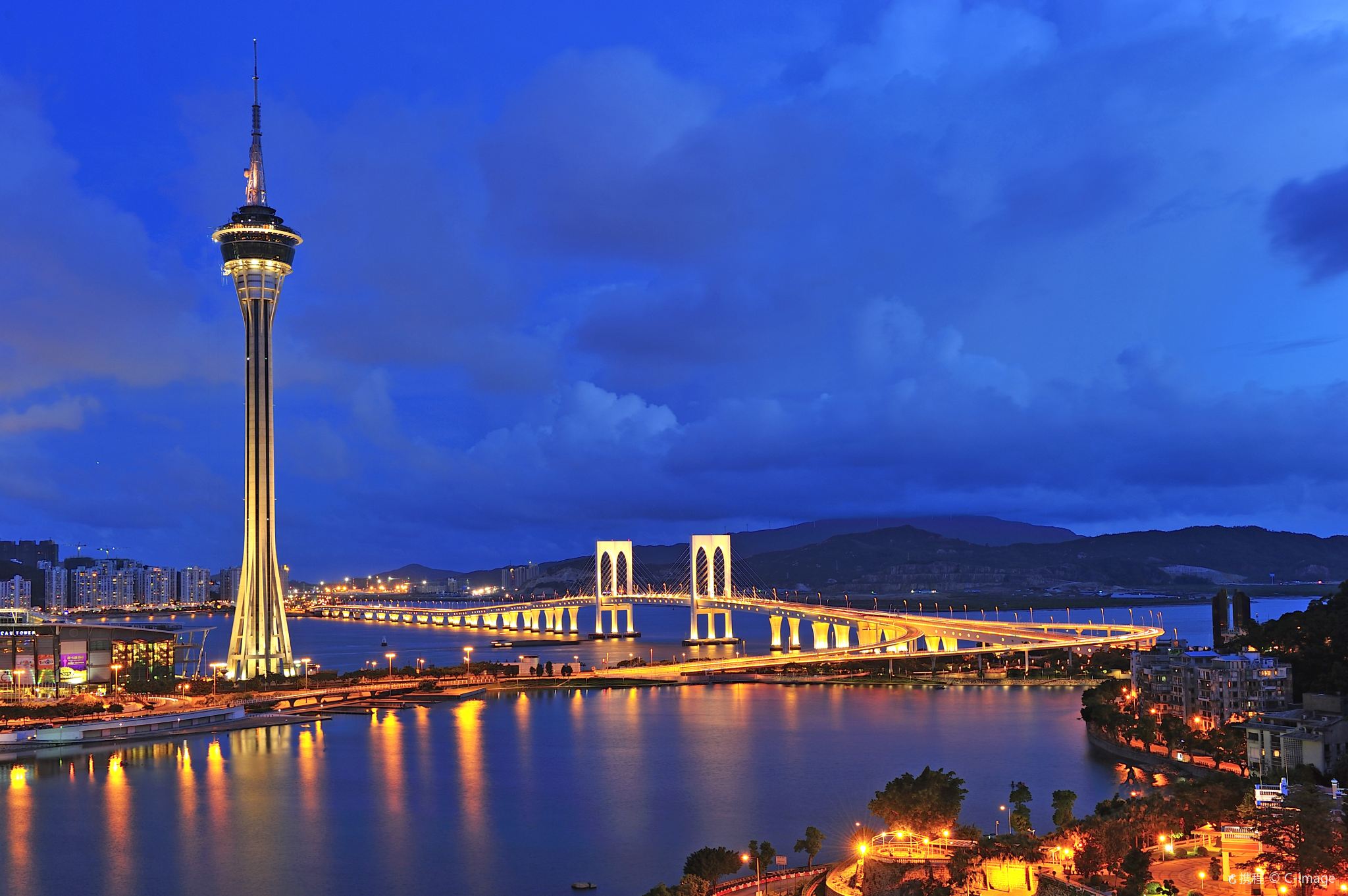 360° Drehrestaurant im Macau Tower - Abendbuffet für zwei Personen