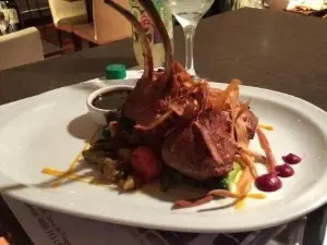 Maria Lola Resto